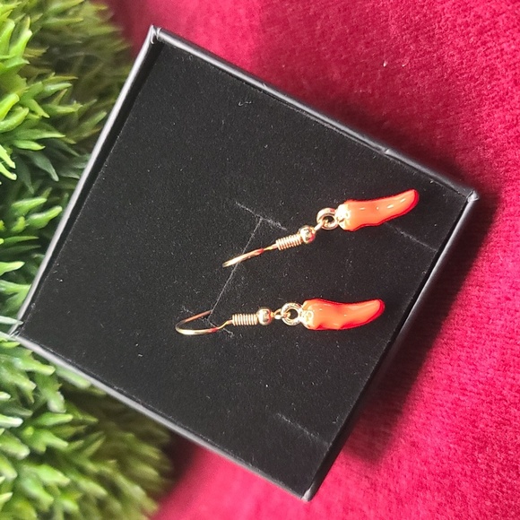 Chili red pepper dangle earrings - Picture 3 of 5